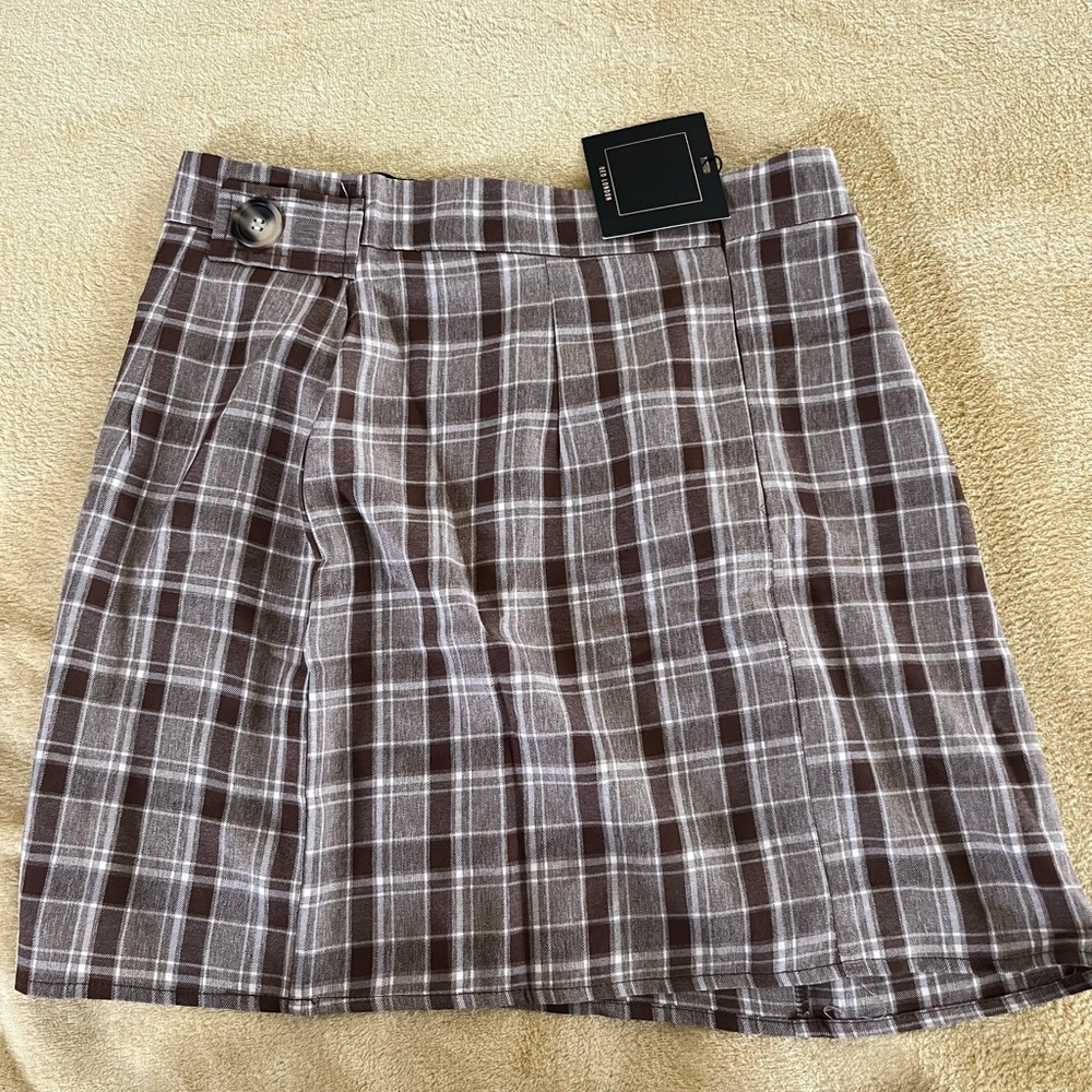 preppy brown skirt